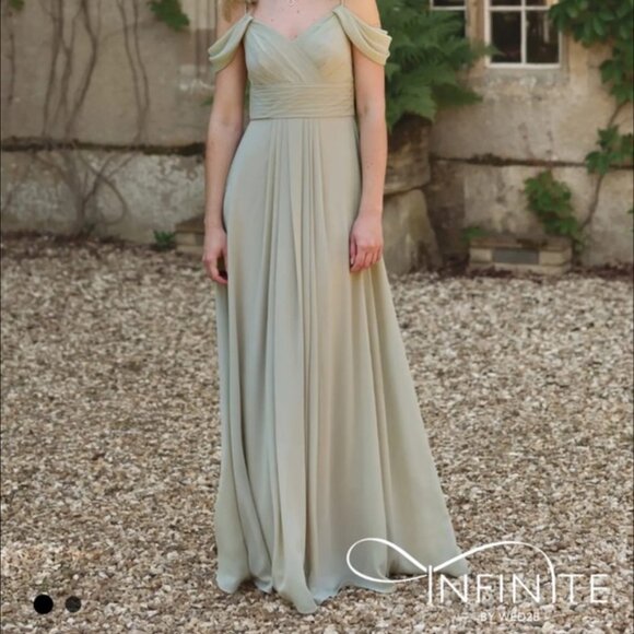 Formal Dress - Picture 1 of 1